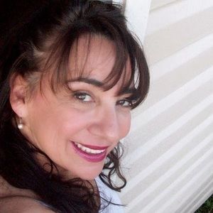 Meet your Posher, Paola